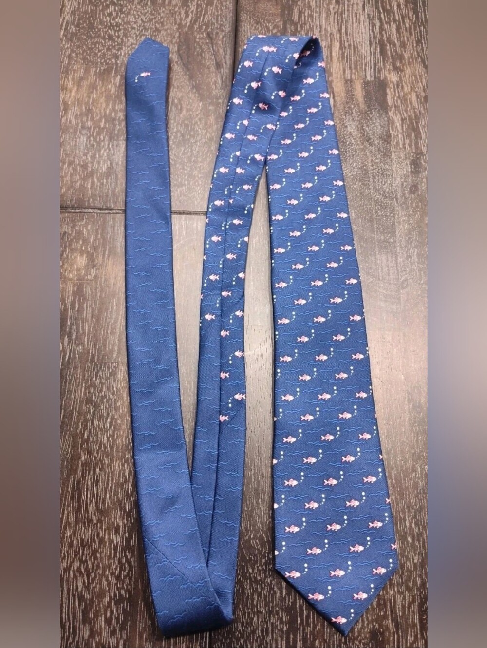 Tommy Hilfiger Men's 100% Silk Tie ~ Navy ~ Fish